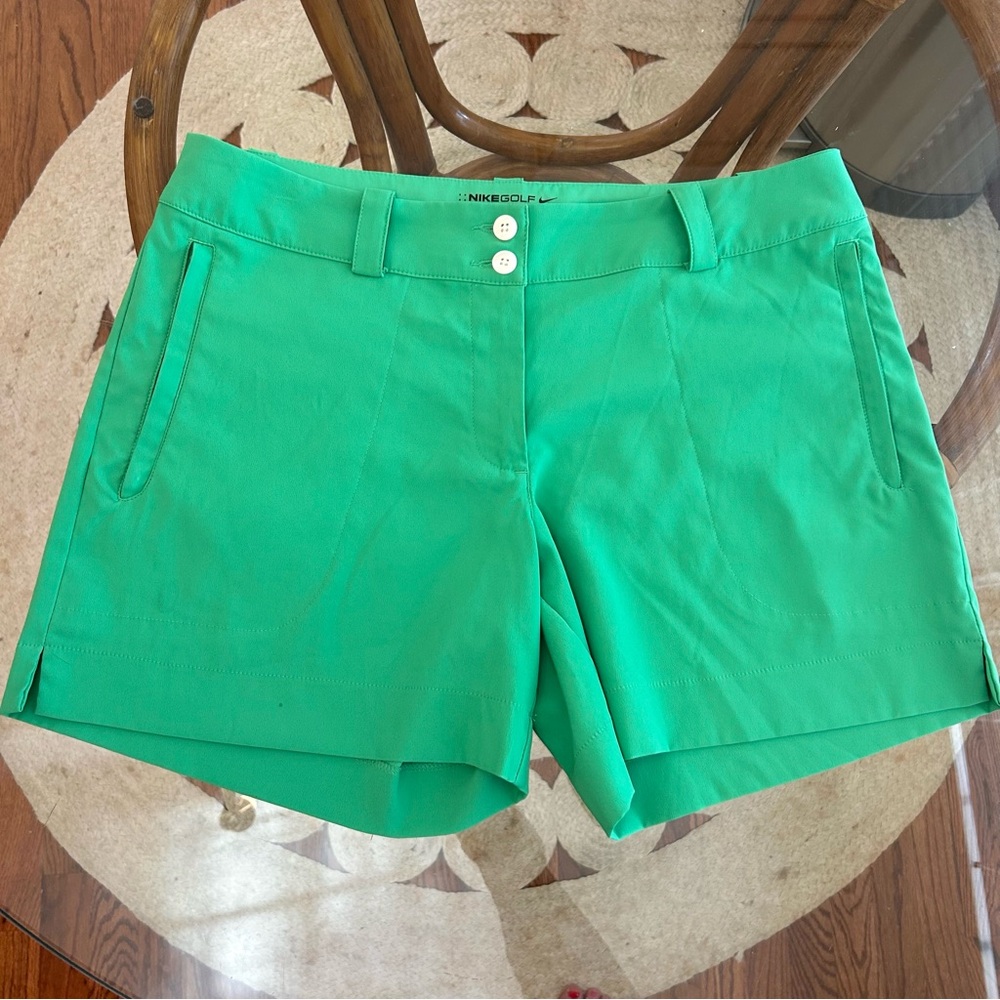 Nike golf shorts size women’s 8